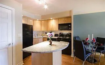 Royal Stays Suites - Blue Jays Way Toronto Hotel