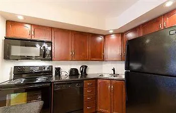 Royal Stays Suites - Blue Jays Way Toronto Hotel