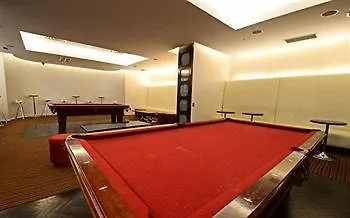 Royal Stays Suites - Blue Jays Way Toronto Hotel